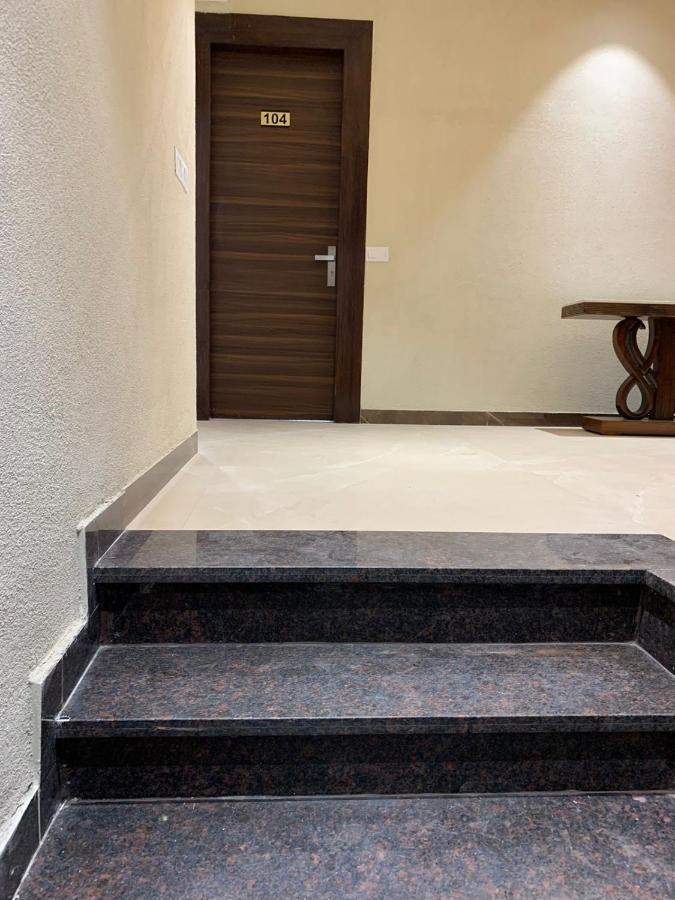 Hotel Alpine Plaza Shahpur  Екстер'єр фото