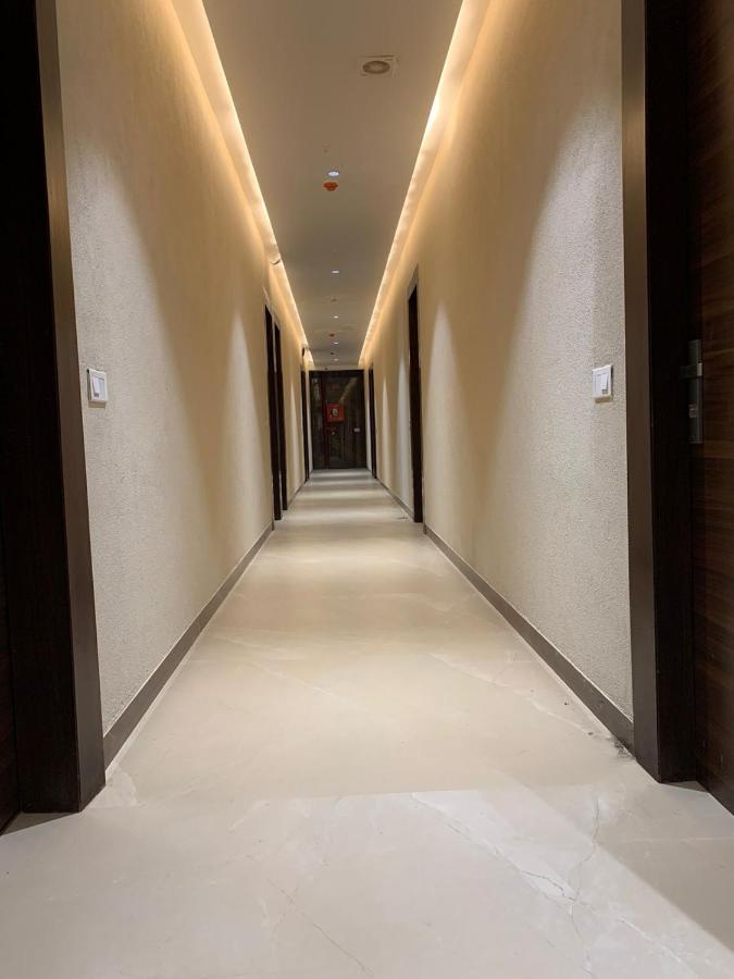 Hotel Alpine Plaza Shahpur  Екстер'єр фото