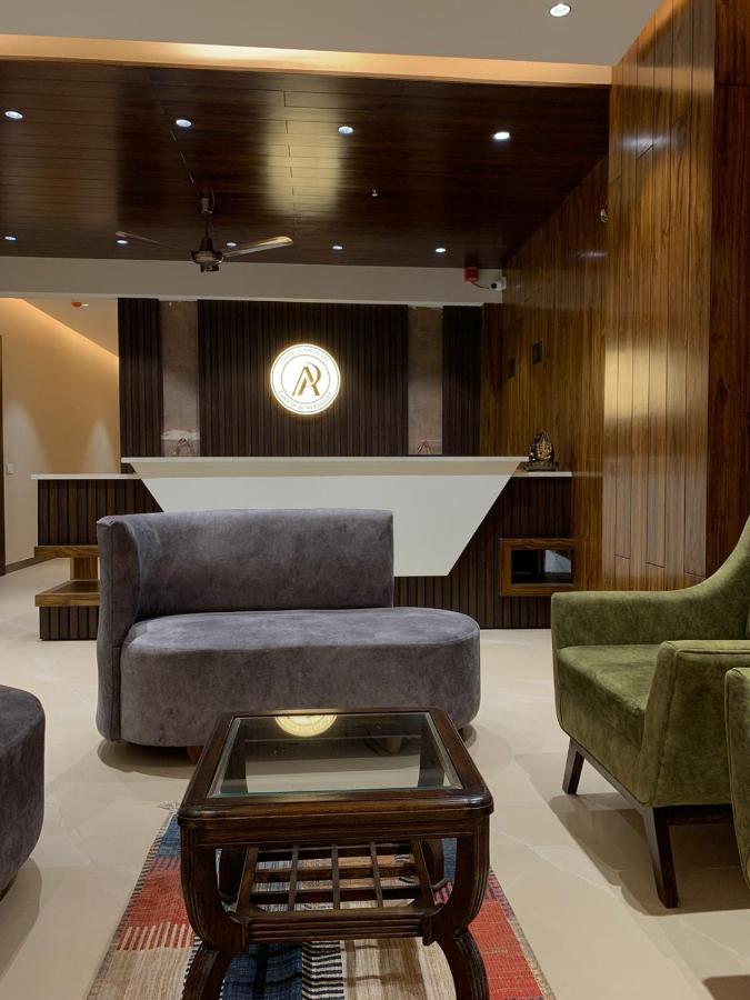 Hotel Alpine Plaza Shahpur  Екстер'єр фото